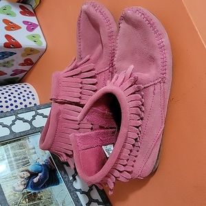 Minnetonka fringe boots